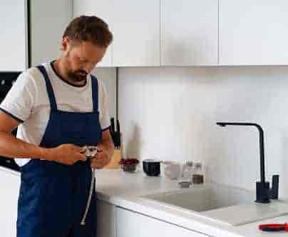 We are offering Expert Plumbing Services - 爱游戏体育APP